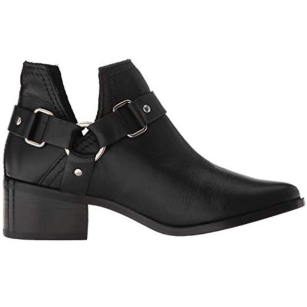 Brand new Steven by Steve Madden Louhlah booties!‎
